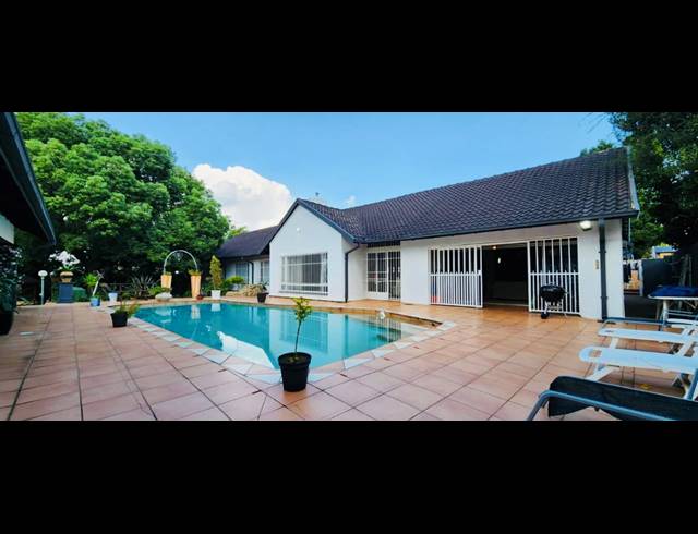 4 BEDROOM FREEHOLD FOR SALE IN ALBERANTE